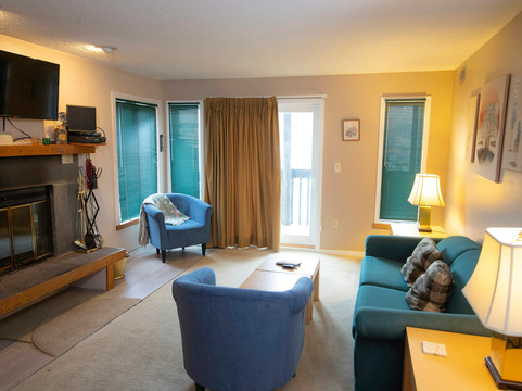 欧克莫山小屋主图