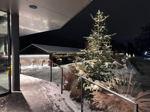 朗维斯享乐旅馆主图