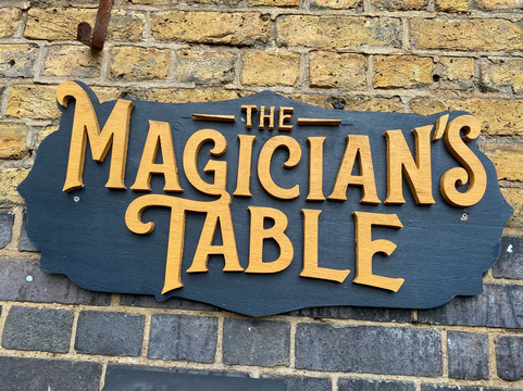 The Magicians Table-伦敦必去景点