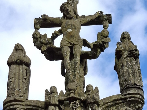 Église Saint-Pierre de Berrien-Berrien必去景点