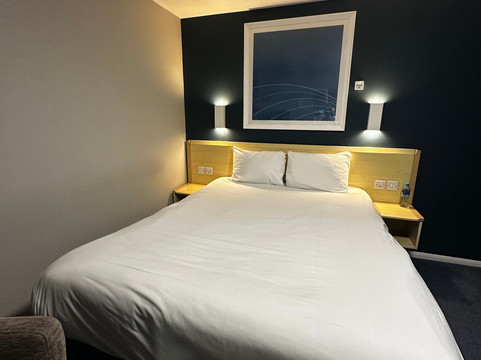 伊利 - 旅客之家酒店主图