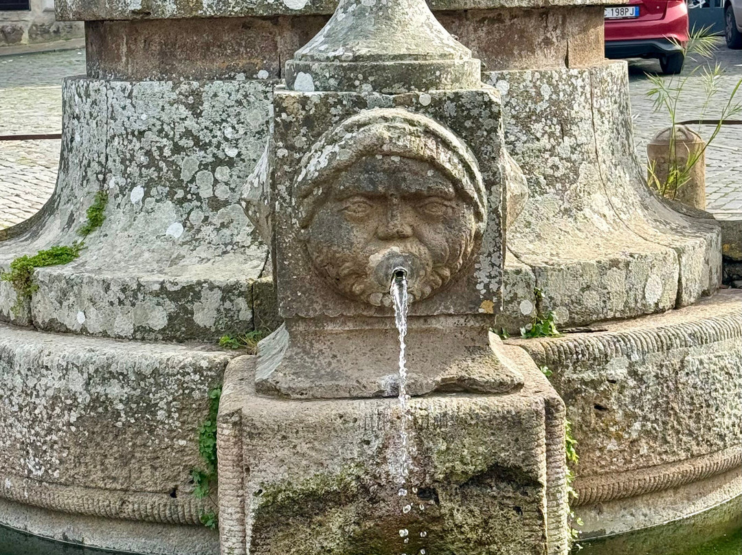 Fontana Delle Picche-Oriolo Romano必去景点