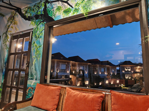 Sarasiruham度假村私人泳池别墅主图