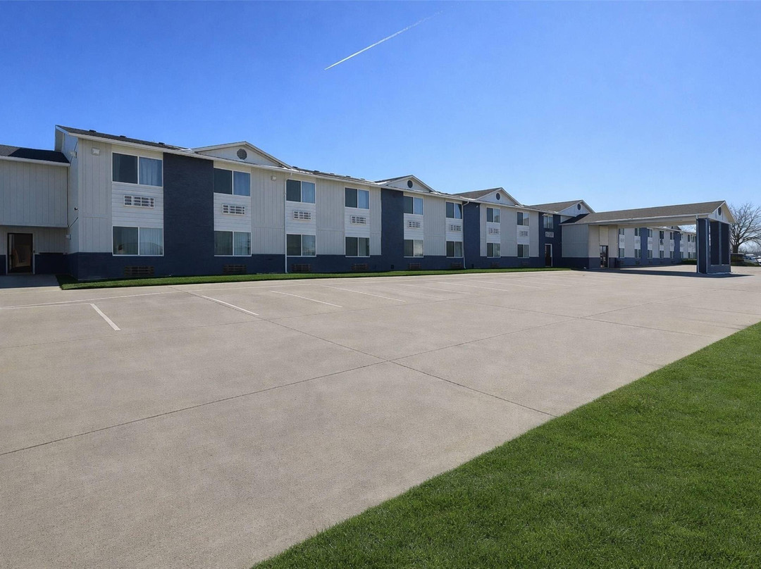 Gower酒店住宿-Super 8 By Wyndham Smithville/kansas City