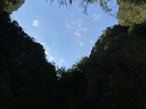 翡翠洞-穆岛必去景点