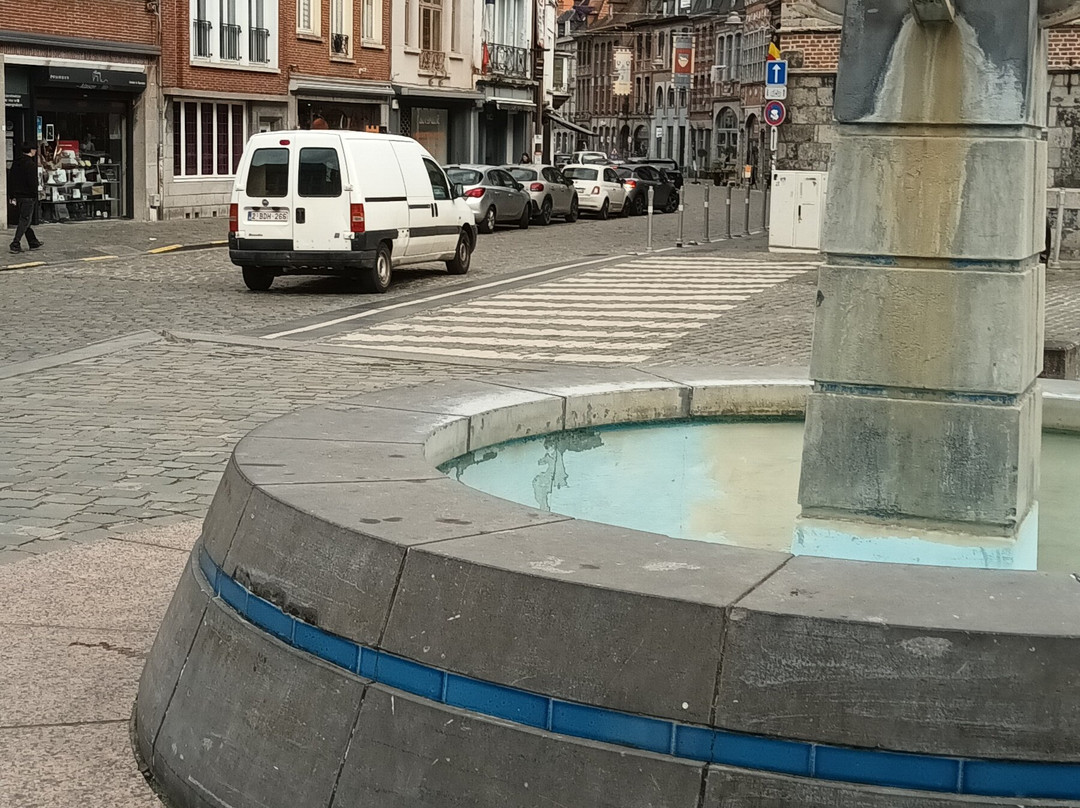 图尔奈钟楼-图尔奈必去景点