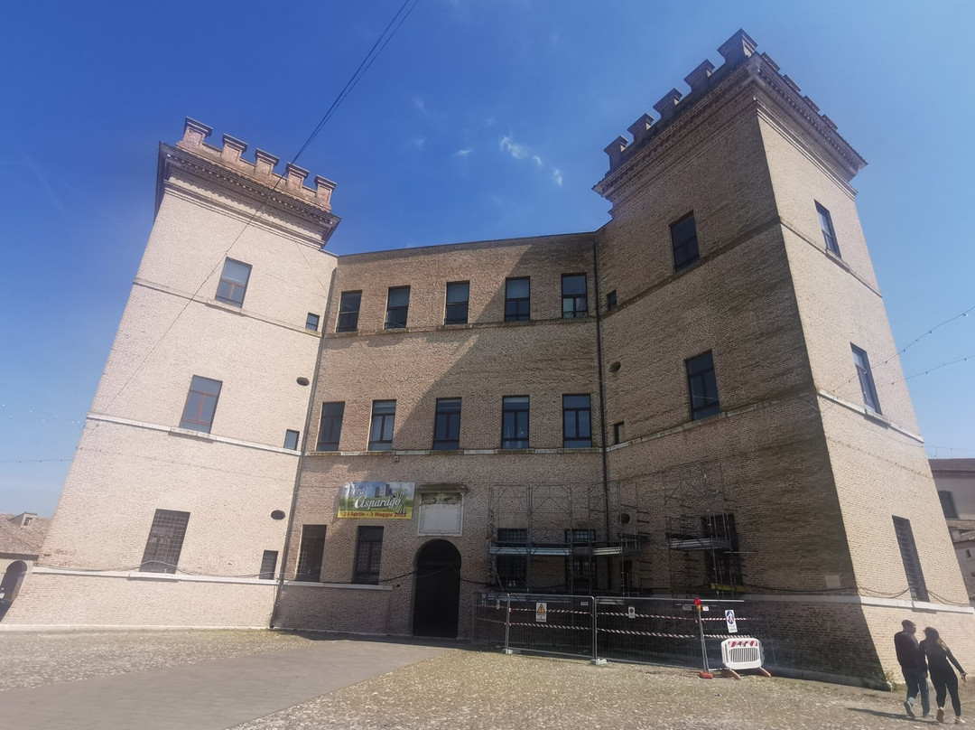 Piazza Umberto I-Mesola必去景点