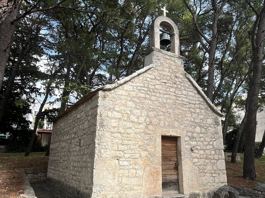 Church of St. Lawrence-巴什卡沃达必去景点