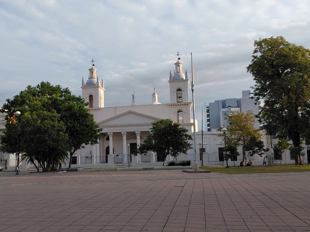 Plaza Sargento Cabral-科连特斯必去景点