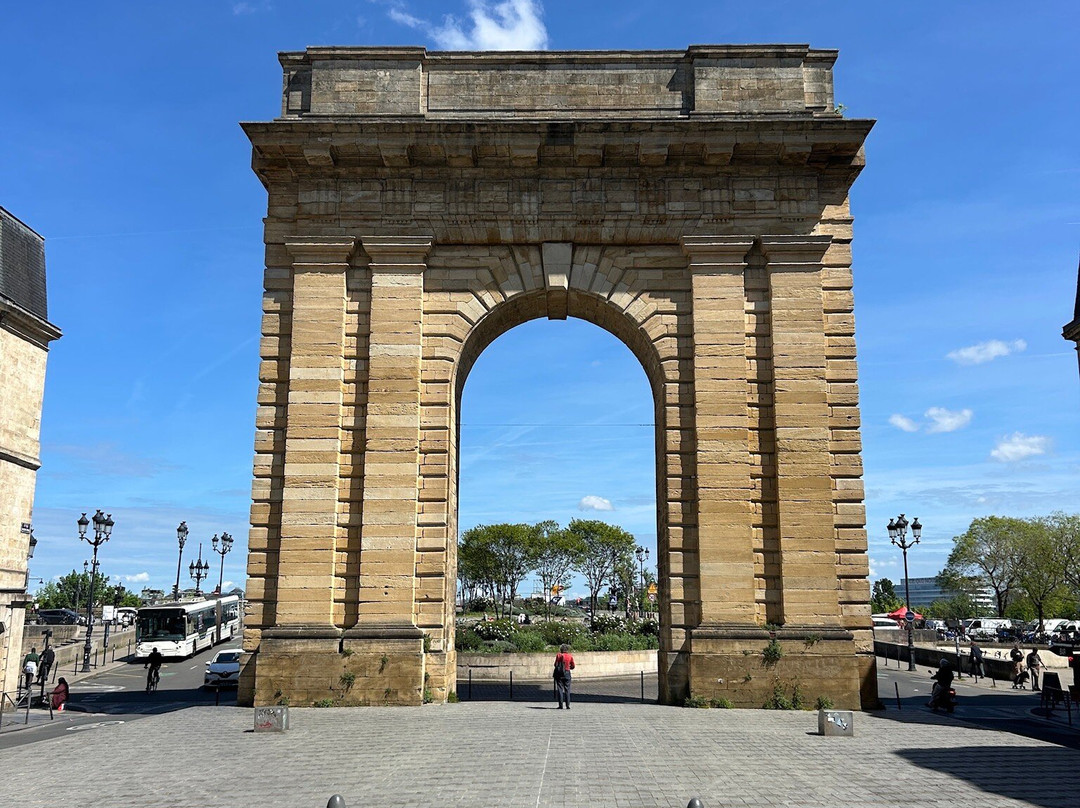 Porte de Bourgogne-波尔多必去景点