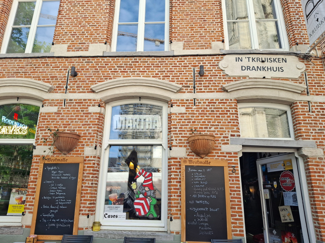 Beers And Balls In 't Kruisken