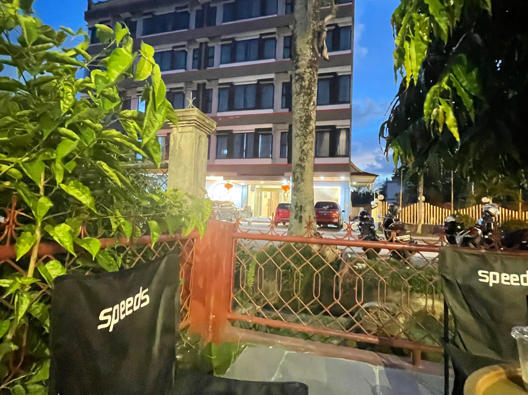 Hotel Grand Mandarin Singkawang主图