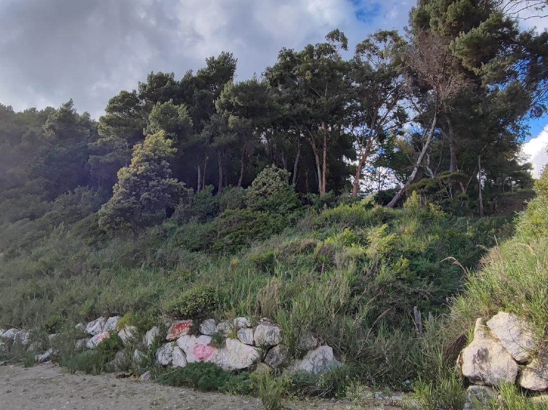 Spiaggia dei Sassolini-Scauri必去景点