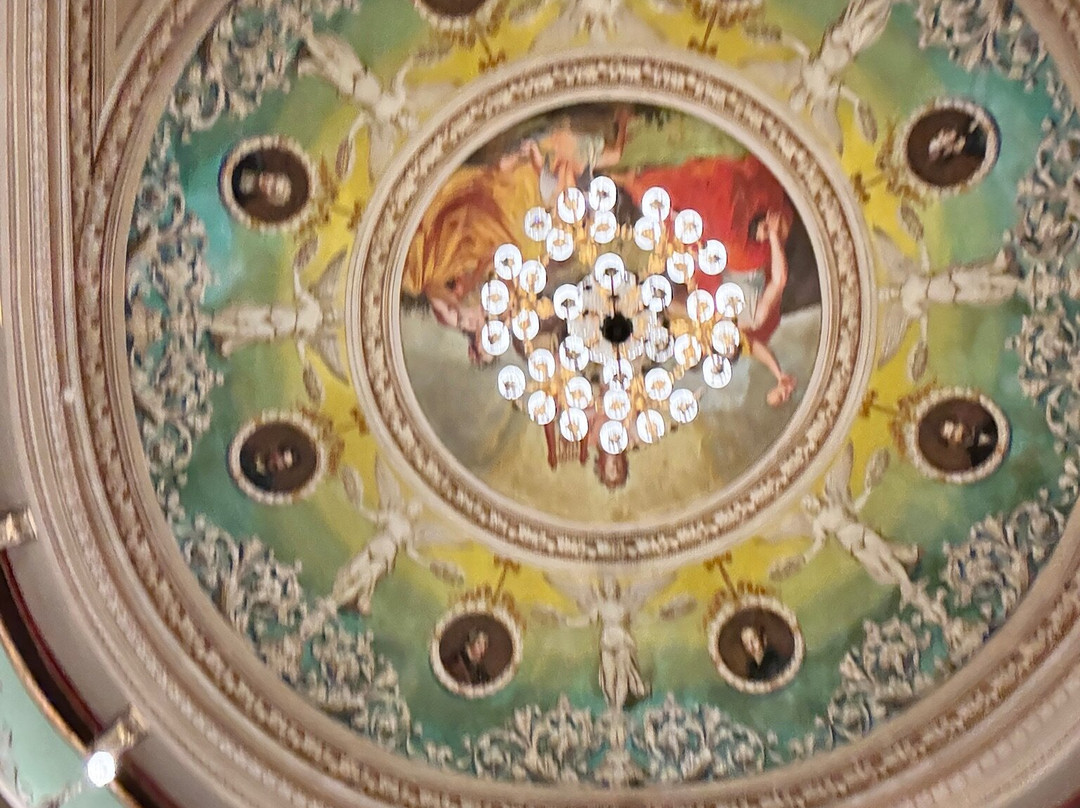 Teatro Serpente Aureo-Offida必去景点