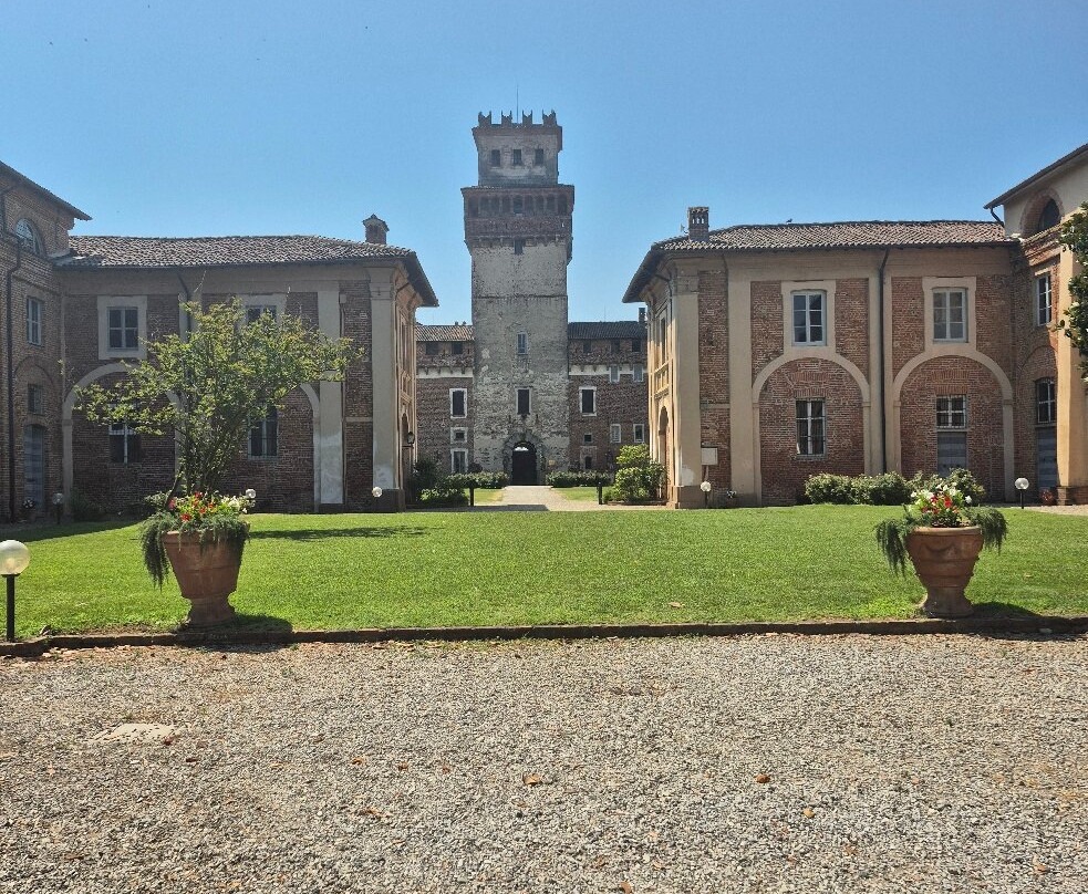 Castello Di Chignolo Po-Chignolo Po必去景点