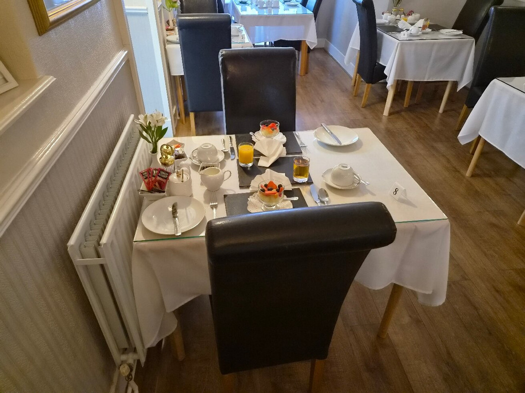 Crowndale Torquay - Exclusively for Adults主图