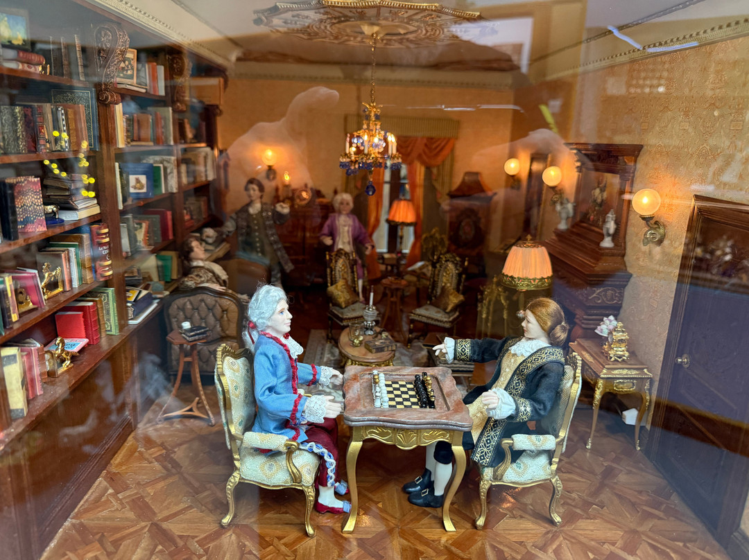 Miniatures and Curious Collections Museum
