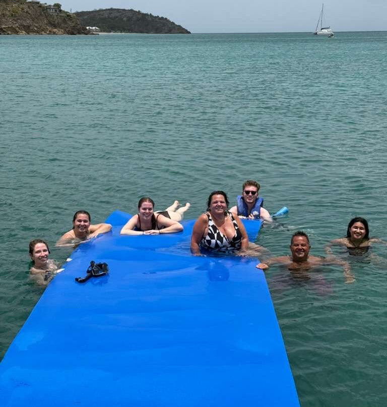 Catamaran Sailing Antigua-Jolly Harbour必去景点