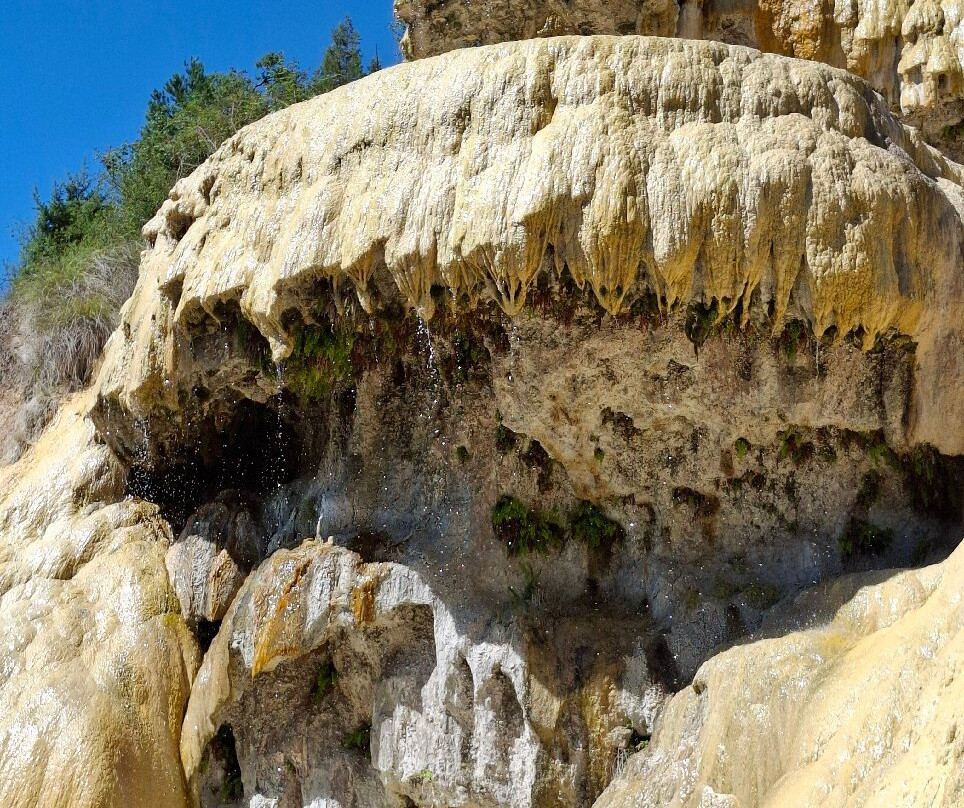 The Petrifying Fountain of Réotier-Reotier必去景点
