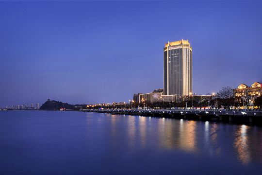 镇江兆和皇冠假日酒店-官方
