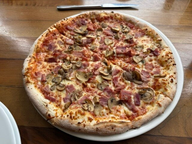 360 Degrees Pizza