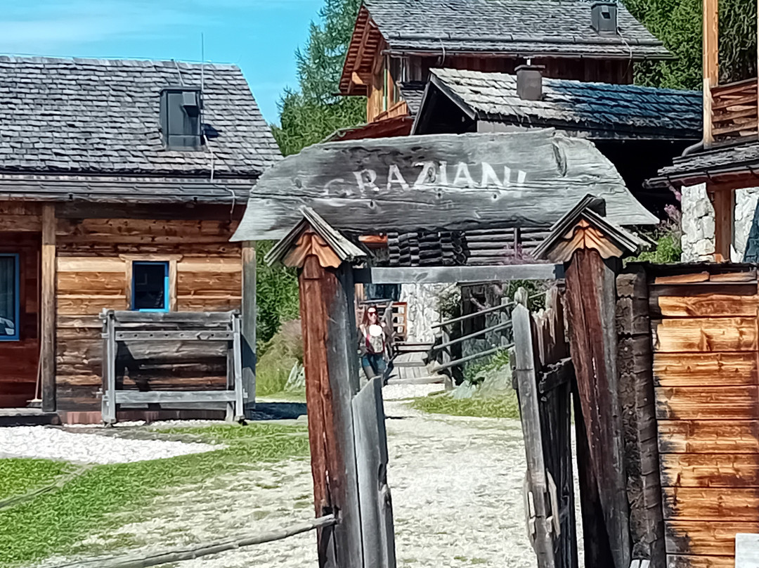 阿尔贝格格拉泽雅妮庇护所旅馆