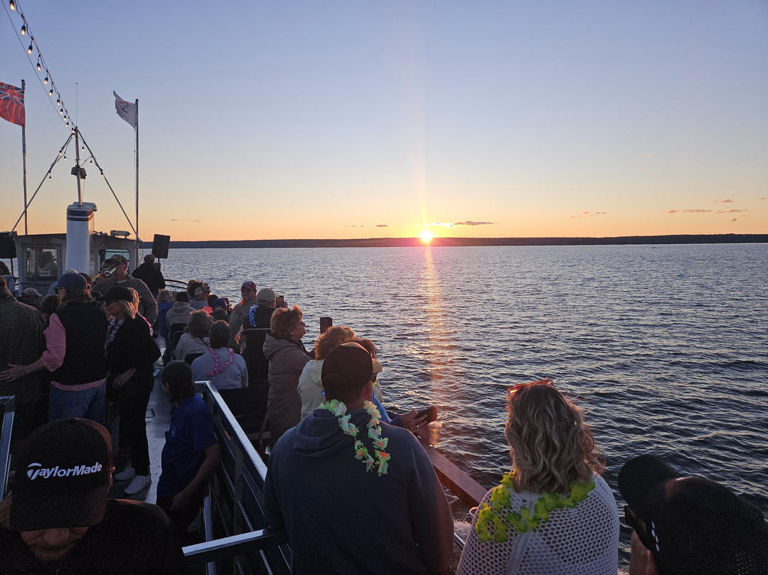 Dylan Lock Sunset Cruise & Concert-Penetanguishene必去景点