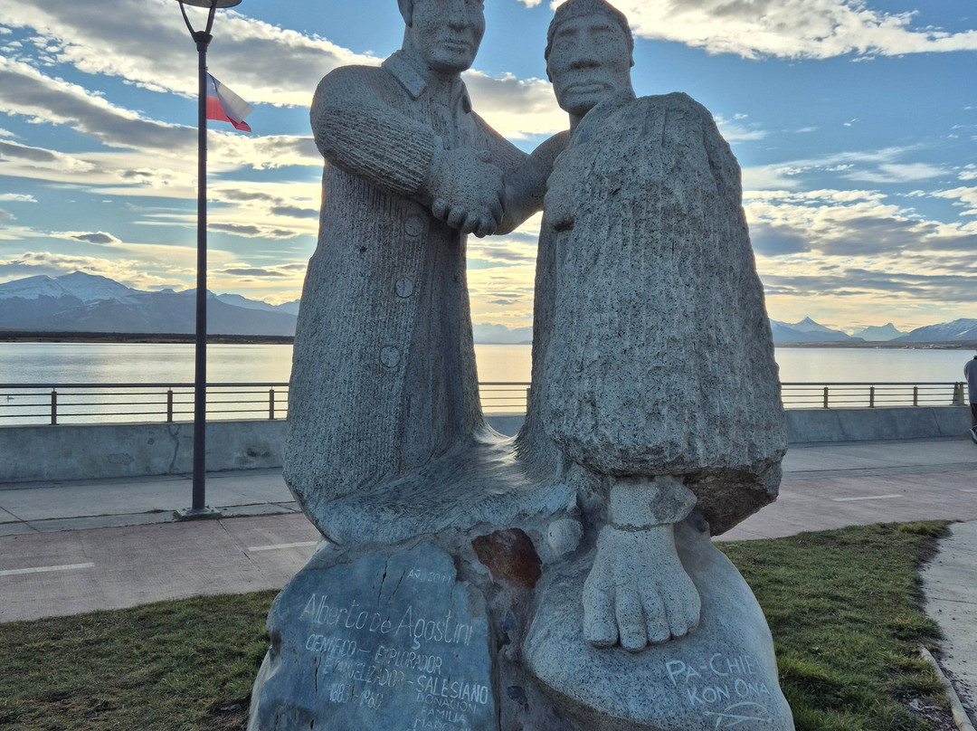 Monumento a Alberto de Agostini-纳塔莱斯港必去景点