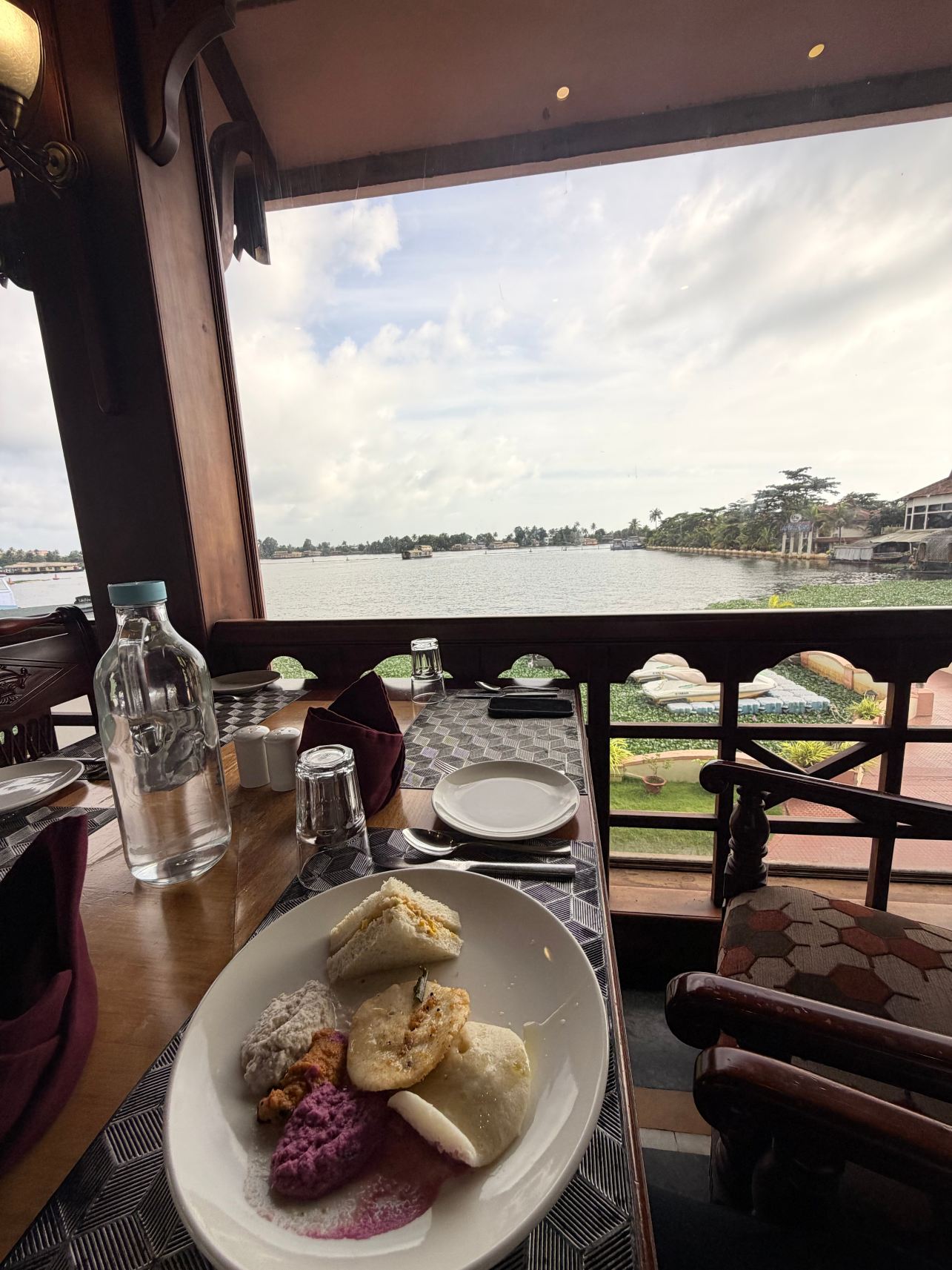 阿勒皮斯特林湖宫酒店-旅行者
