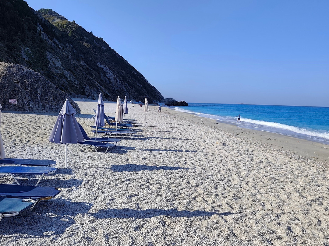 Megali Petra Beach-Kalamitsi必去景点