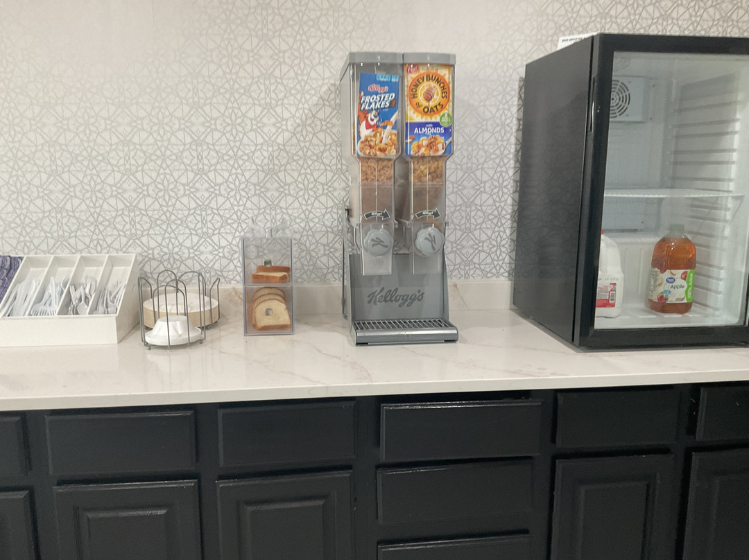 勃艮第酒店及套房主图