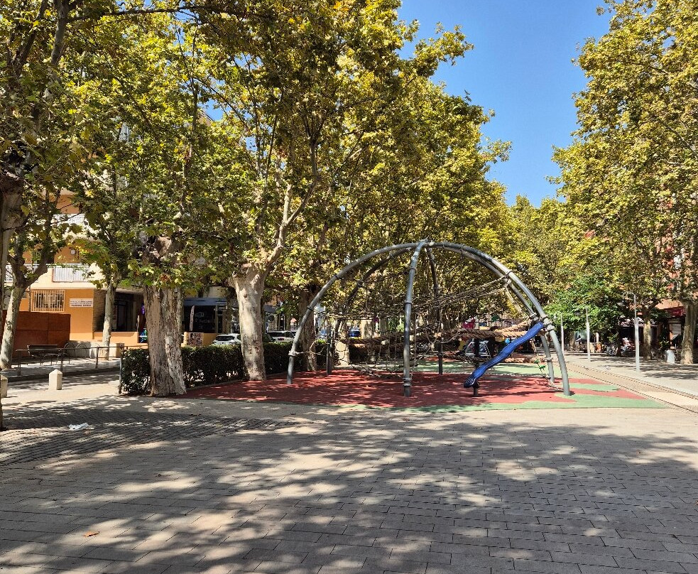 Parque Infantil de Carrilet-萨洛必去景点