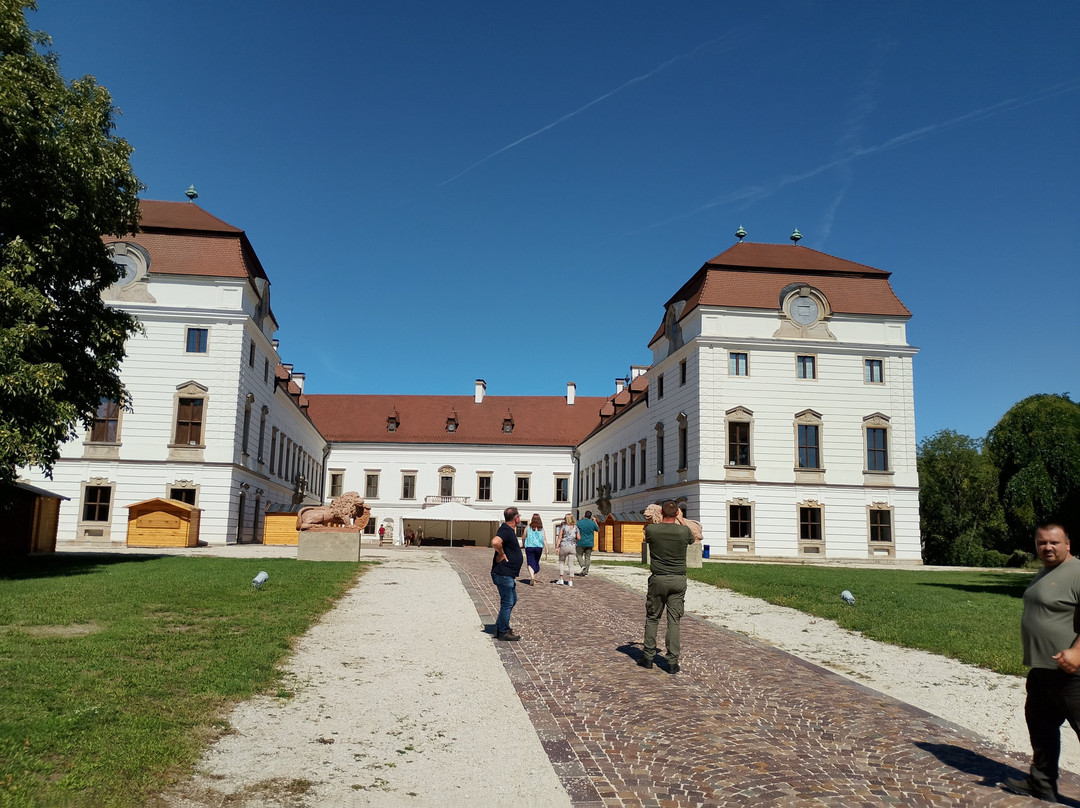 Esterhazy Castle-Papa必去景点