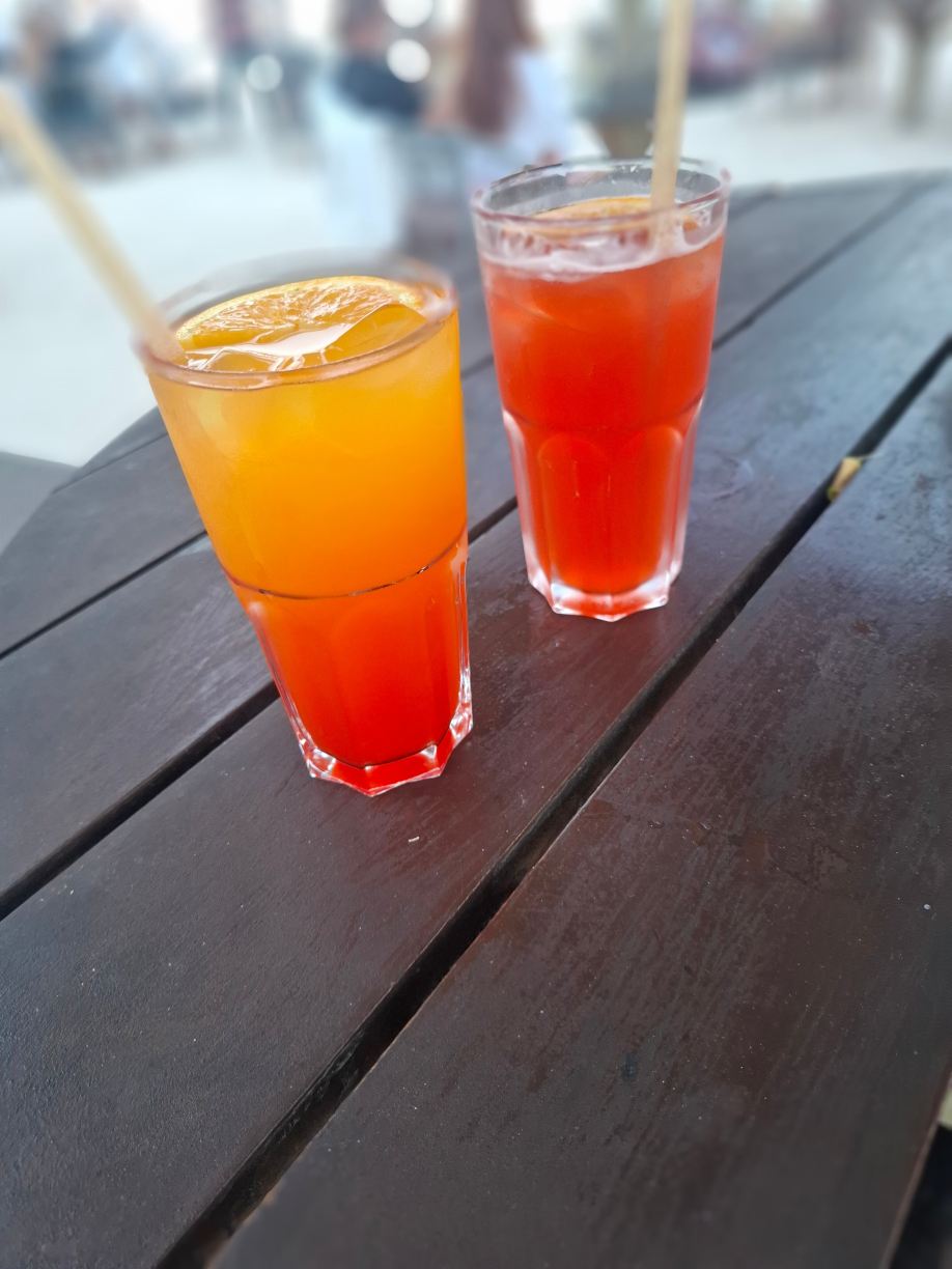 安布尔酒店-限成人入住-泳池