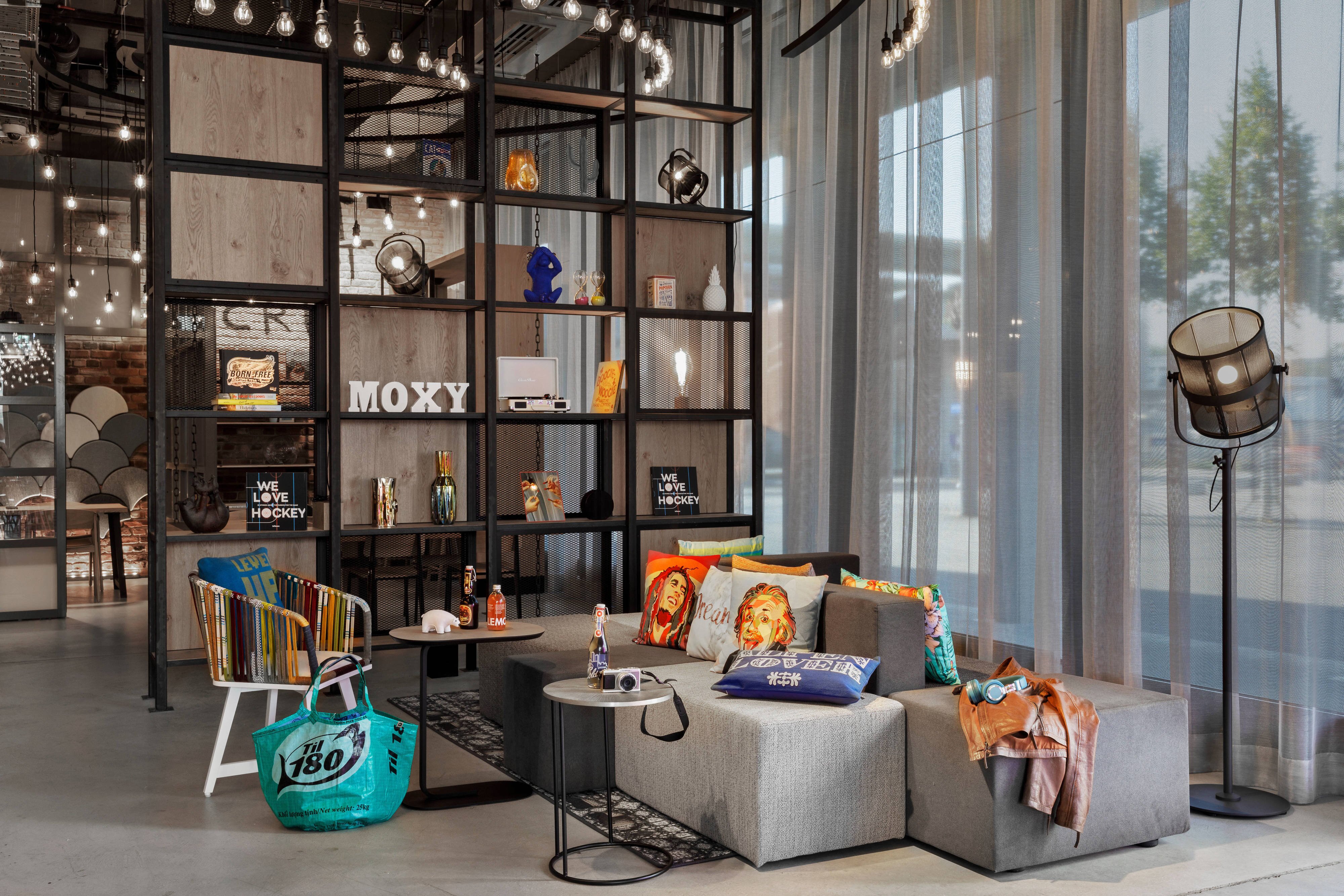 Moxy Bern Expo-官方