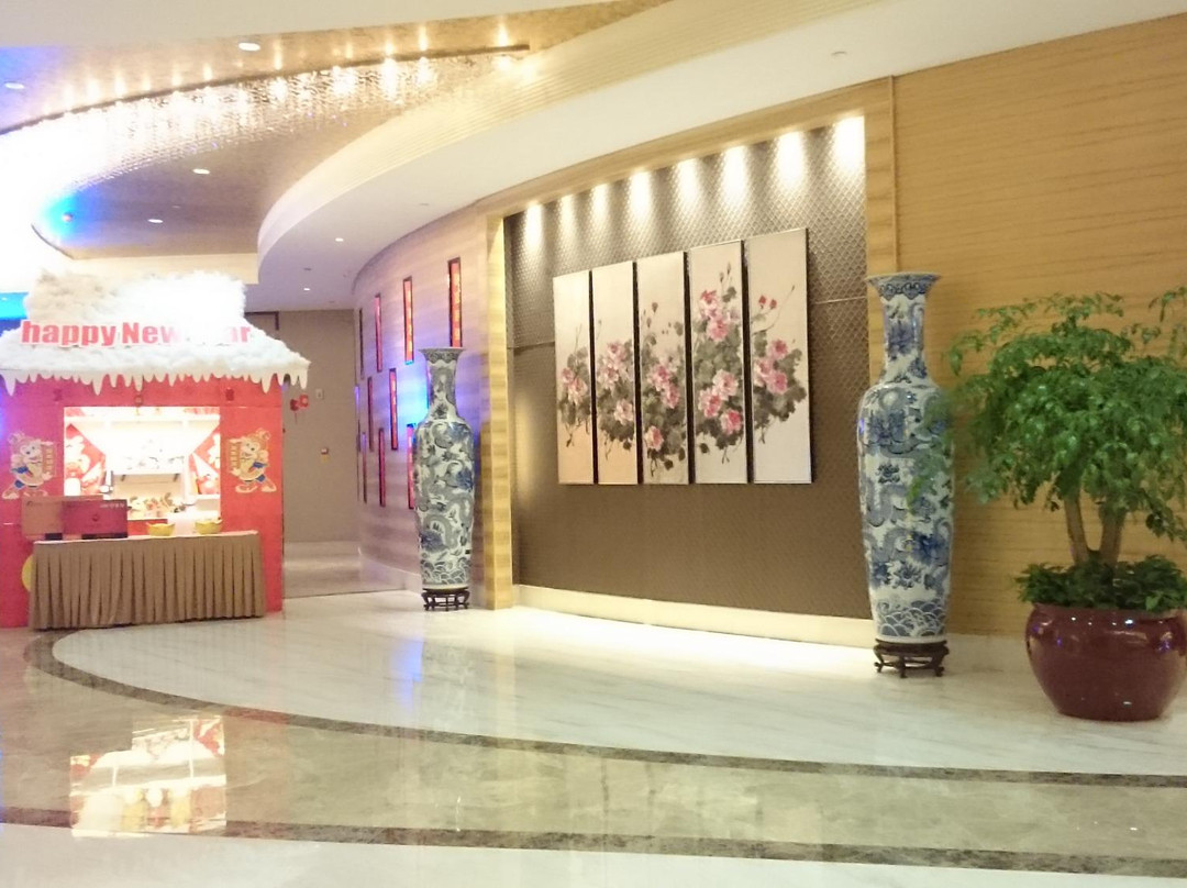 爱乐皇冠假日酒店主图