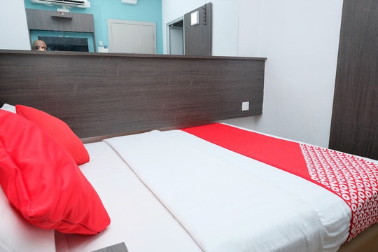 OYO 768 Fajar Baru Boutique Hotel