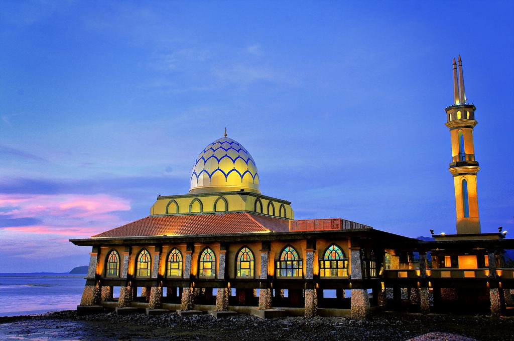 Al Hussain Mosque (Floating Mosque)景点图片