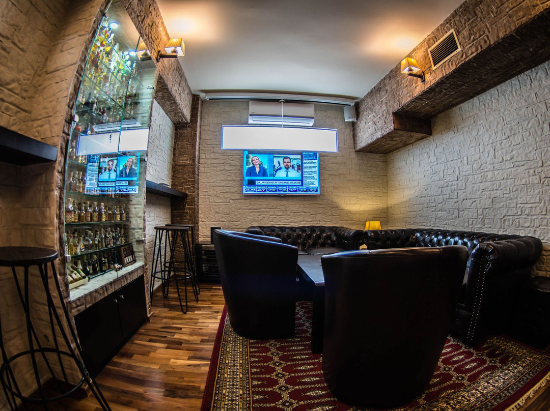 You & Me Cigars Lounge-吉利法达必去景点