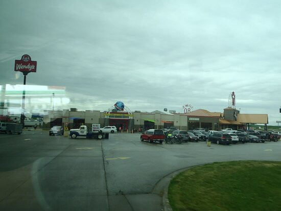 Iowa 80, World's Largest Truck Stop景点图片