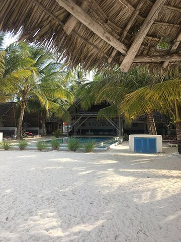 Nur Beach Hotel主图