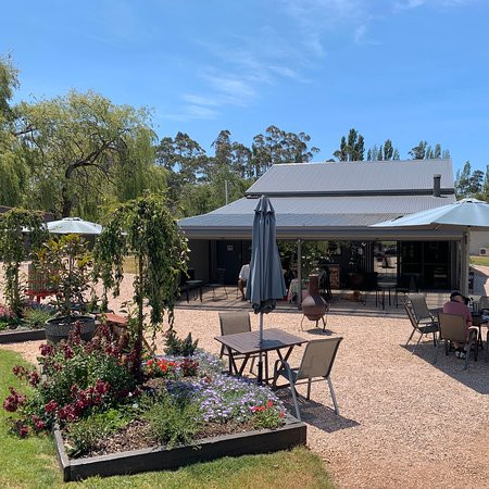 Meander Valley Vineyard-Red Hills必去景点