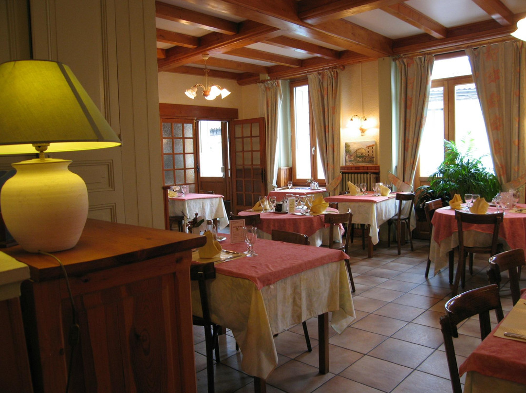 Hôtel Restaurant Le Dolmen主图