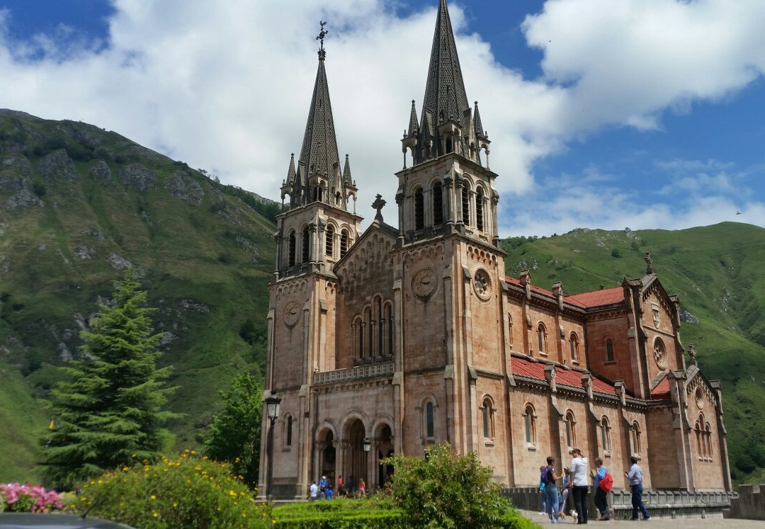 Basilica de Santa Maria la Real de Covadonga景点图片