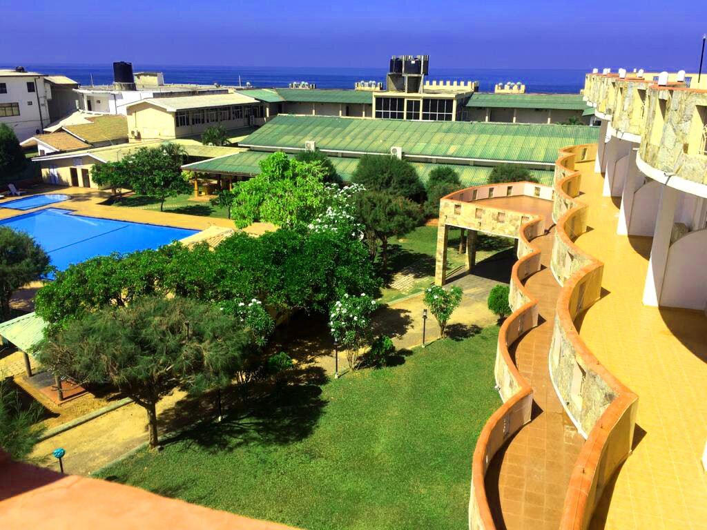 池拉城市酒店主图