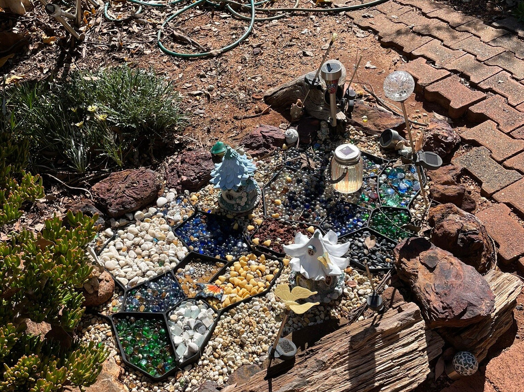 Alladins Cave Bottle House-达博必去景点