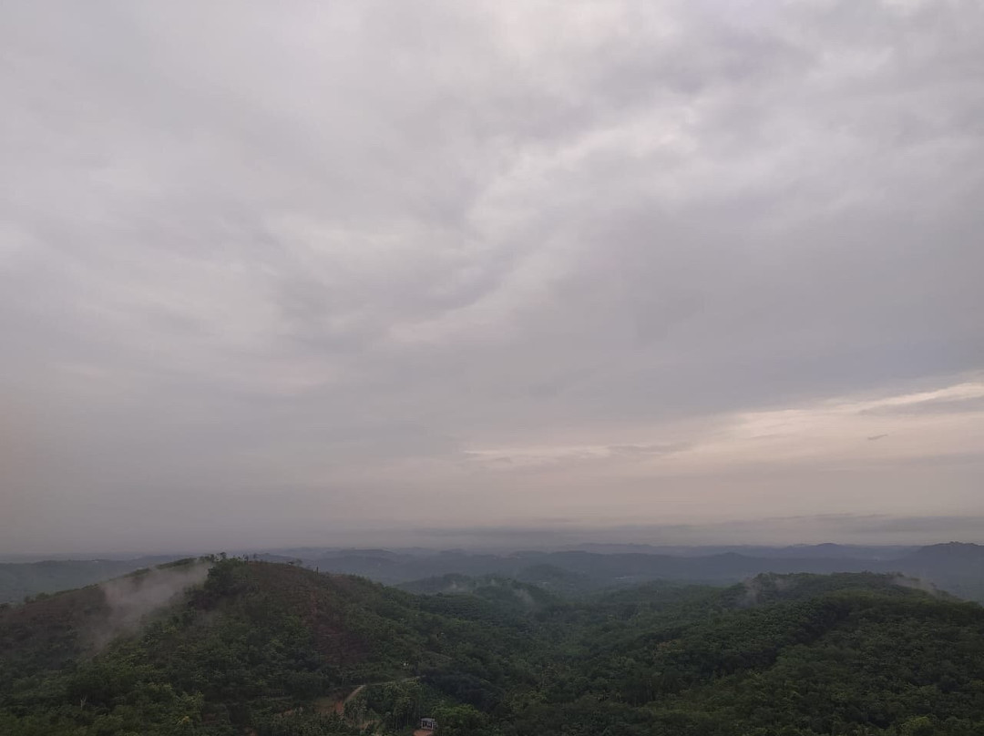Vellanikkalpara Viewpoint-Keezhthonnakkal必去景点