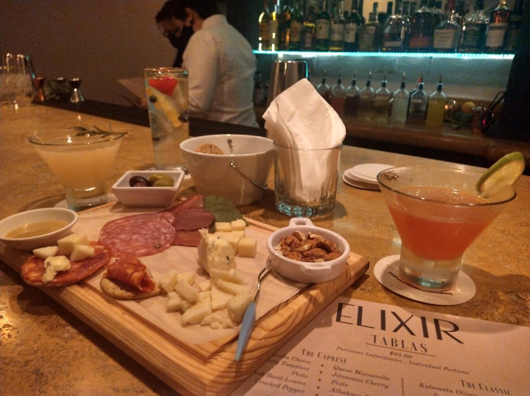 Elixir Mixology Bar景点图片