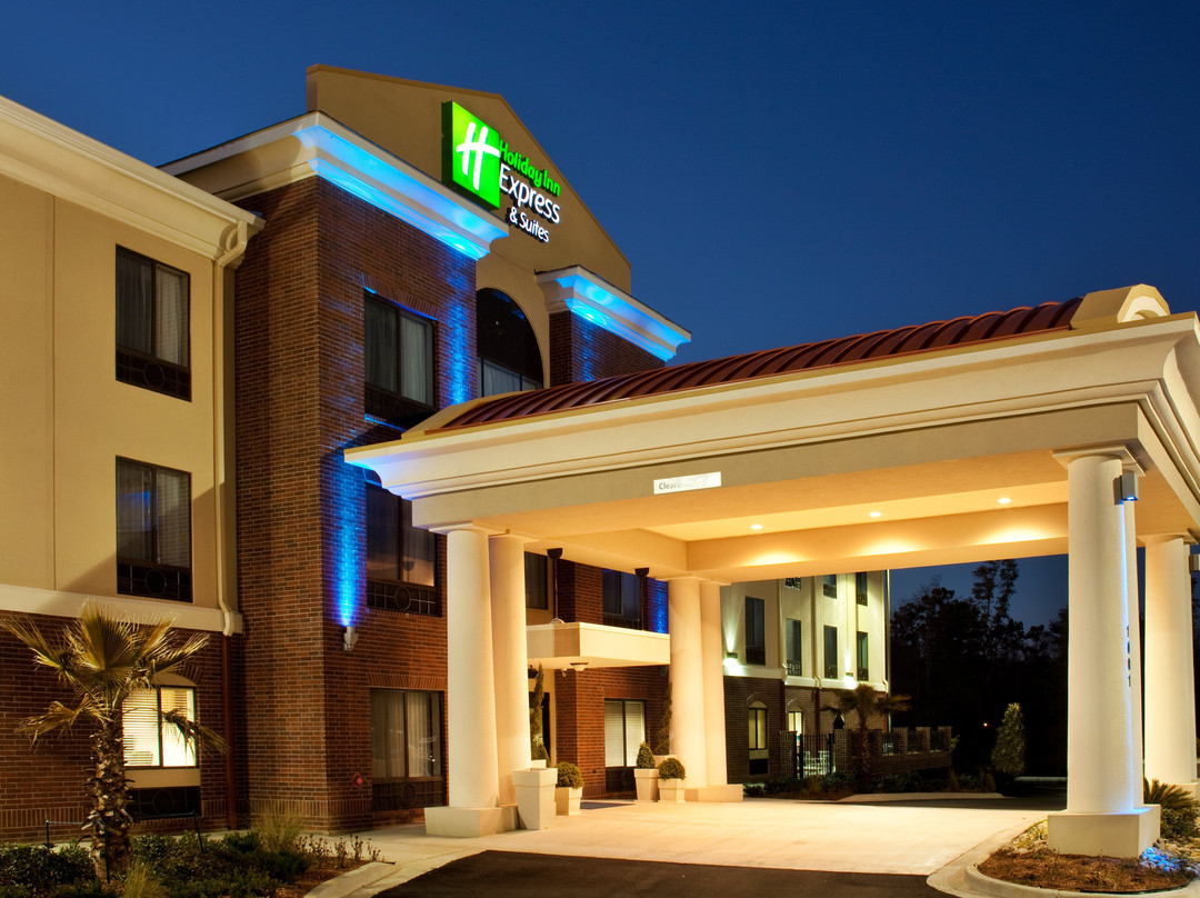 皮卡尤恩快捷假日&套房酒店主图