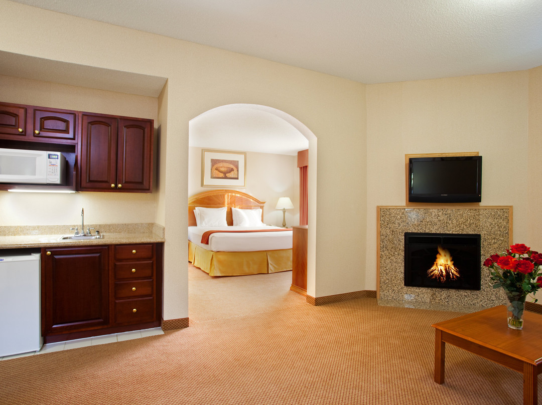 Holiday Inn Express & Suites Logansport By IHG主图